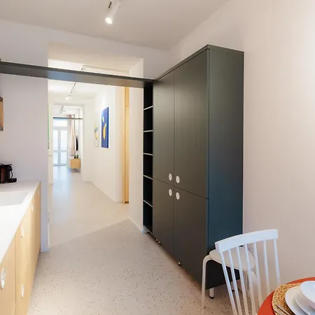 Riverside 아파트 *